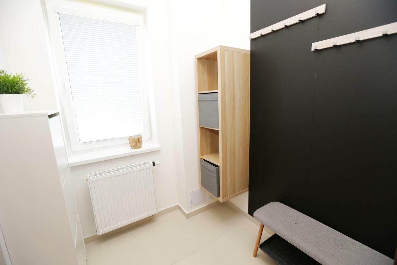Samorin - Apartment In The Center - Private Parking - Klimatizacia Экстерьер фото